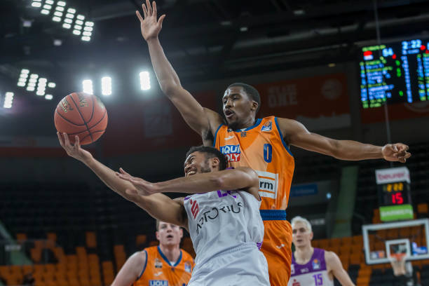 击败四个德 击败四个德