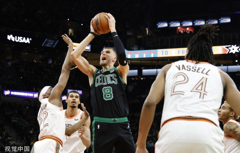 的锋线球员 的锋线球员