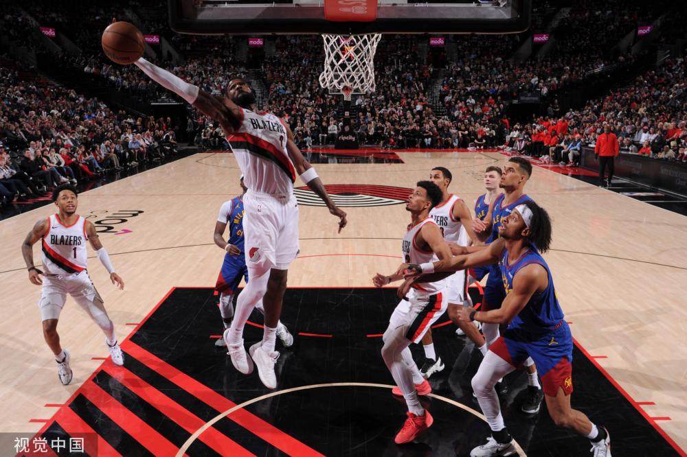 在赛后的采 在赛后的采